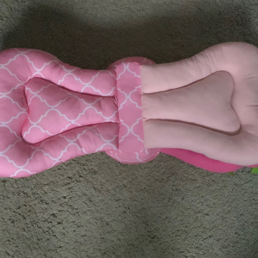 Infantino breastfeeding pillow